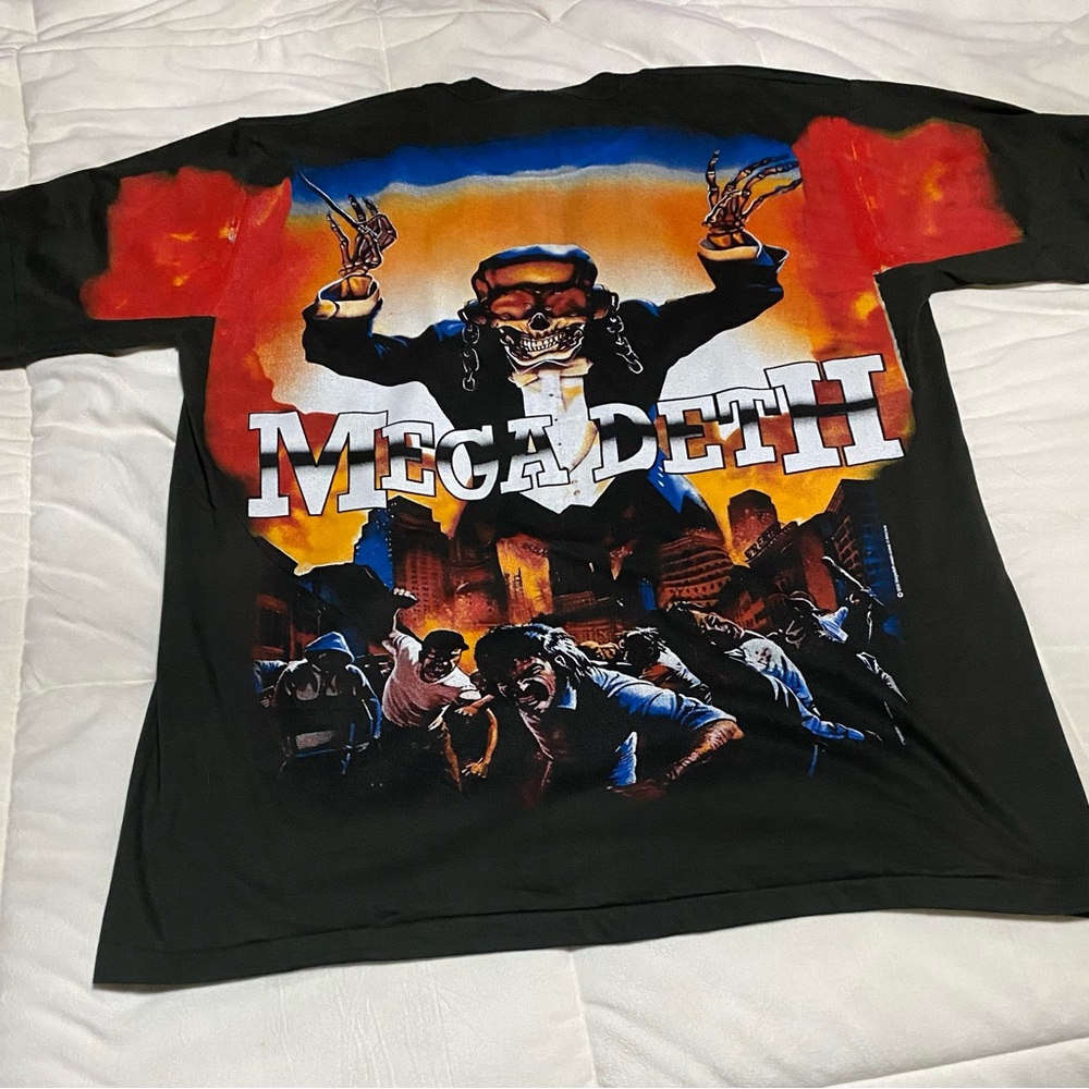 Megadeth T-Shirt - Picture 2 of 3